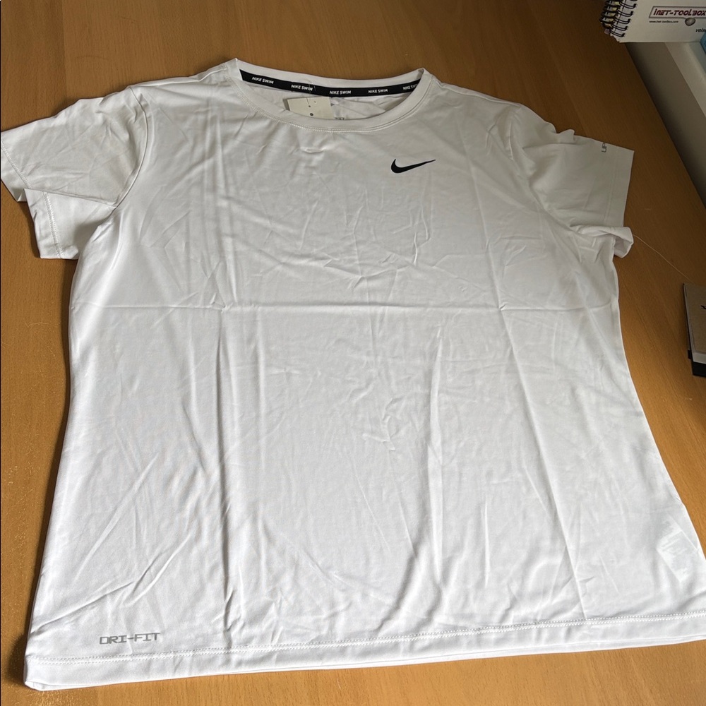 NWT Nike White Short-Sleeve Dri-FIT Crew T-Shirt
